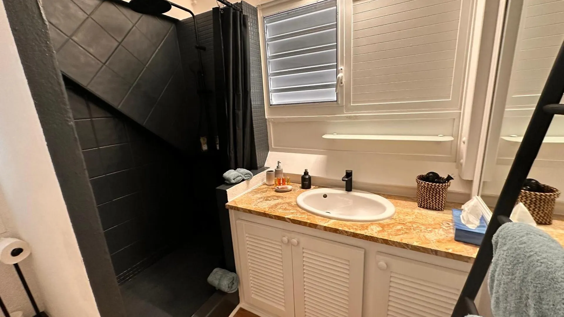 Nouveau La Caribeenne Sur La Plage Villa 2 Bedrooms 2 Baths Piscine Tennis Plage Baie Nettle 0*,  Sint Maarten/Saint Martin